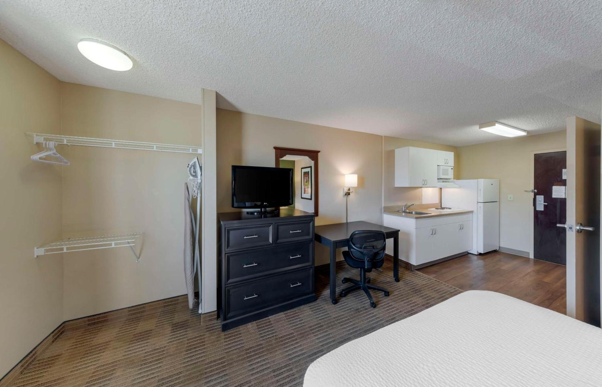 Extended Stay America Suites - Orange County - Katella Ave Dış mekan fotoğraf